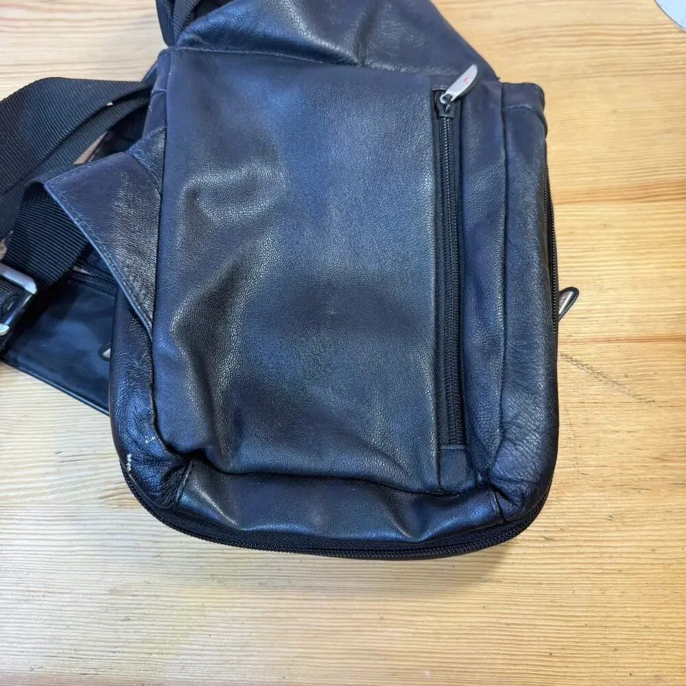 Travelon Black Leather Crossbody Shoulder Bag Organizer Multi Pocket
